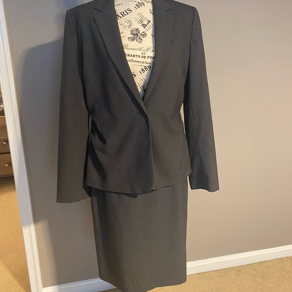Calvin Klein Gray Blazer and skirt - Size 10